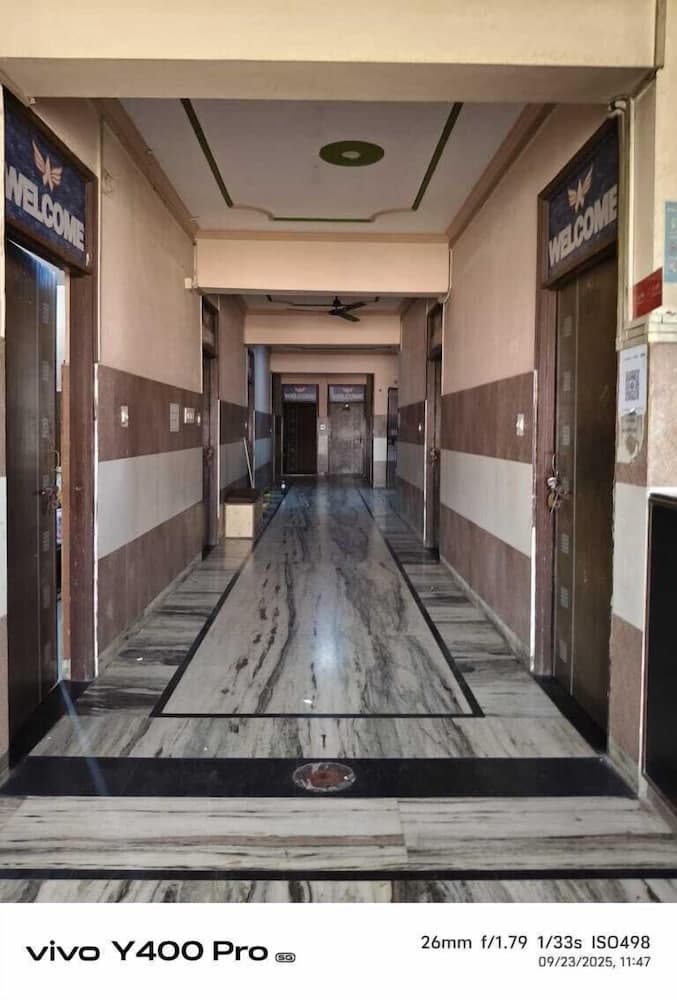 Hotel Bombay Central Agra