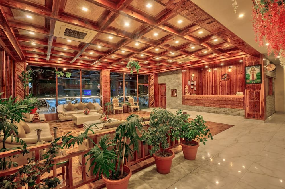 Snow Flakes Resort And Spa Centrally Heated Luxury Resort