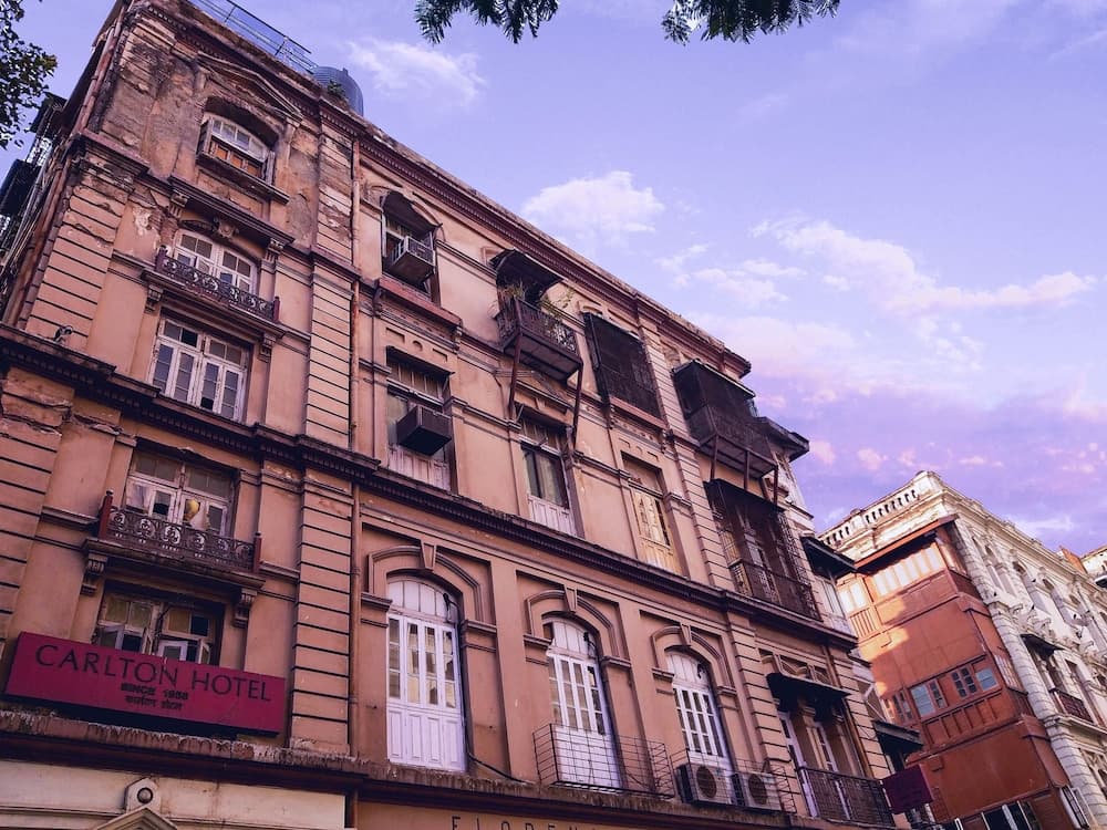 Carlton Hotel