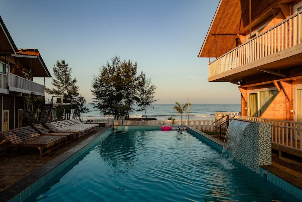 DALLAS BEACH RESORTS