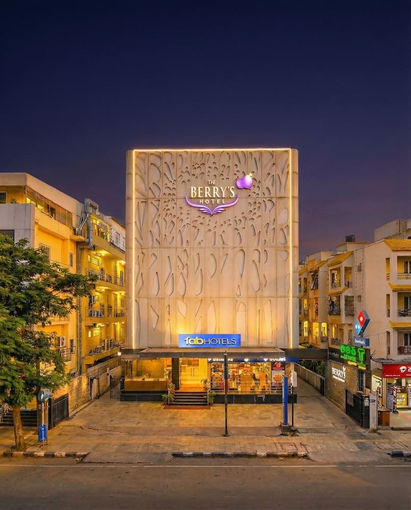 Fabhotel Astra Berry'S